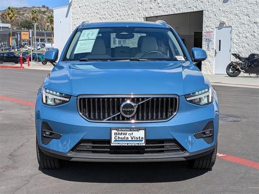 2023 Volvo XC40 B5 Plus Bright Theme