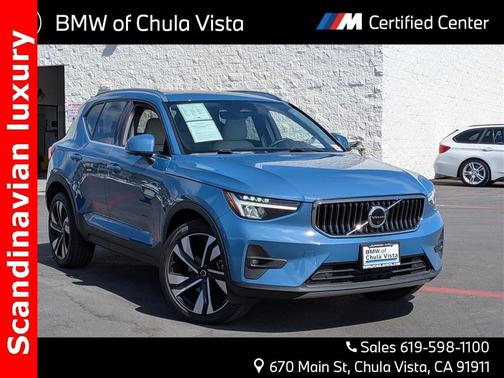 2023 Volvo XC40 B5 Plus Bright Theme