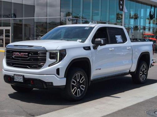 Summit White 2024 GMC Sierra 1500 AT4