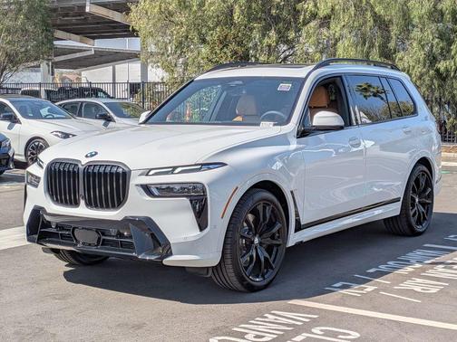 Alpine White 2026 BMW X7 xDrive40i