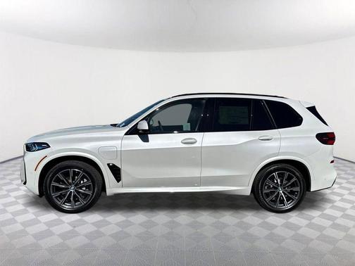 Mineral White Metallic 2026 BMW X5 PHEV xDrive50e
