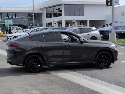 2021 BMW X6 M50i