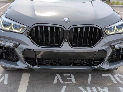 2021 BMW X6 M50i
