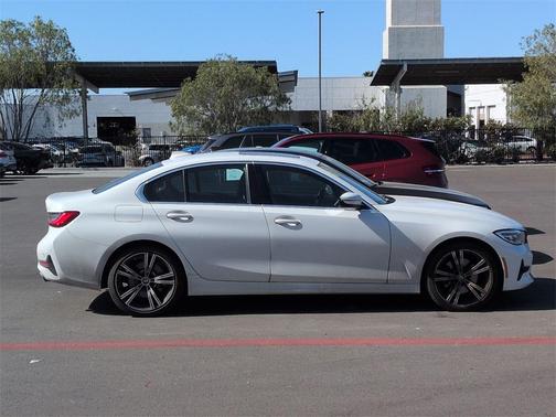 2021 BMW 330 i