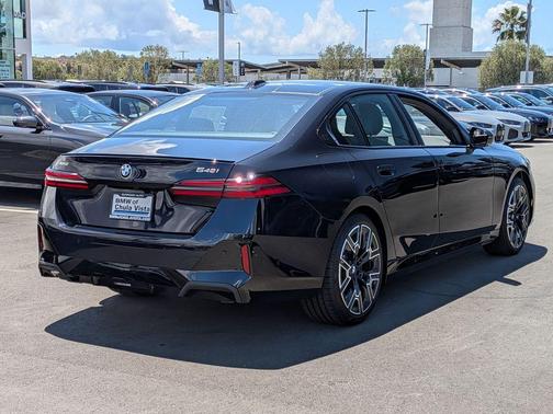 Carbon Black Metallic 2026 BMW 540 i xDrive