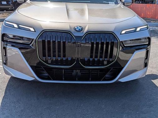 2026 BMW 740 i