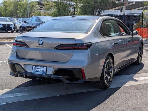 2026 BMW 740 i