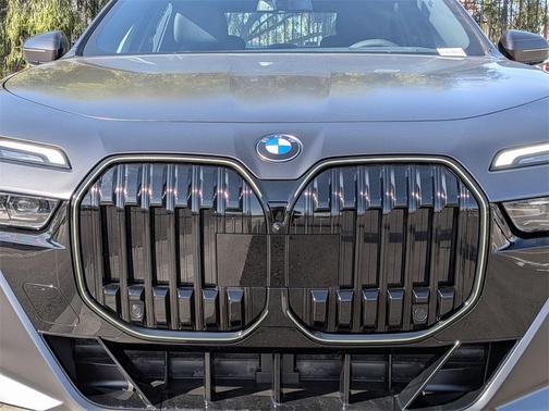 2026 BMW 740 i