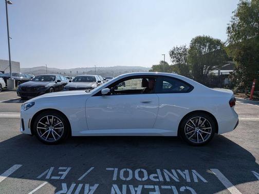 2026 BMW 230 i xDrive