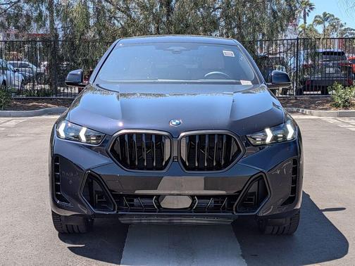 Carbon Black Metallic 2026 BMW X6 xDrive40i