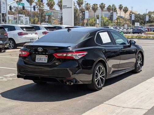 Midnight Black Metallic 2020 Toyota Camry SE