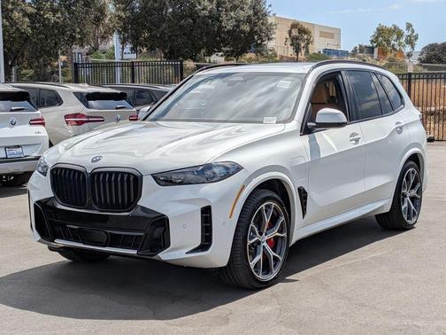 Mineral White Metallic 2026 BMW X5 PHEV xDrive50e