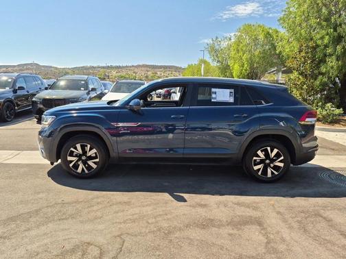 Tourmaline Blue Metallic 2022 Volkswagen Atlas Cross Sport 2.0T SE