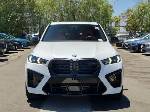 Mineral White Metallic 2026 BMW X5 M Competition