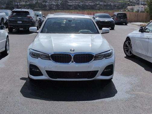 2019 BMW 330 i