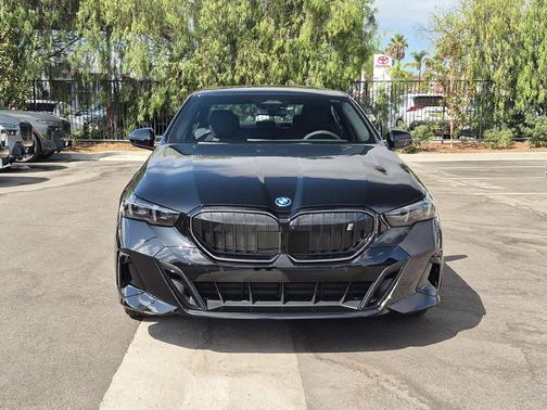 Black Sapphire Metallic 2027 BMW i5 eDrive40