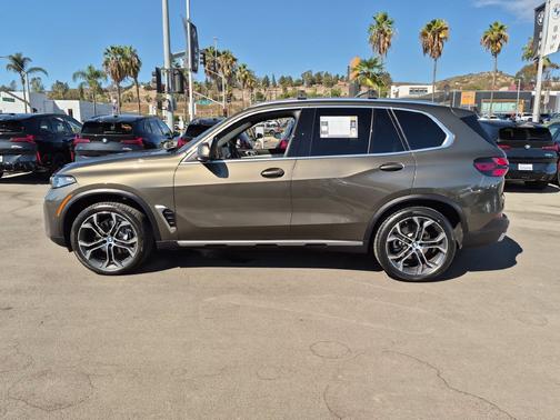 Green Metallic 2026 BMW X5 sDrive40i