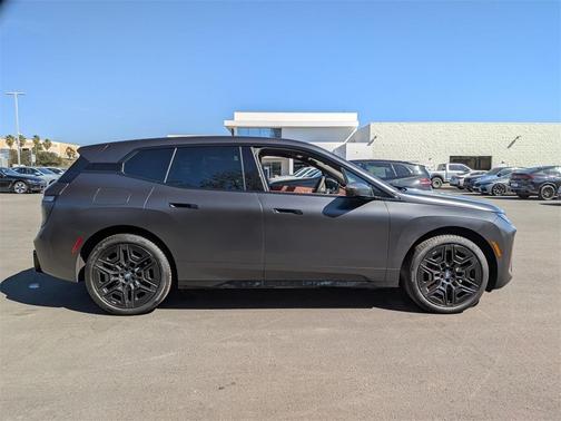 2026 BMW iX xDrive60