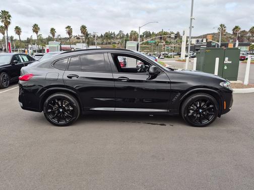 Black Sapphire Metallic 2025 BMW X4 xDrive30i
