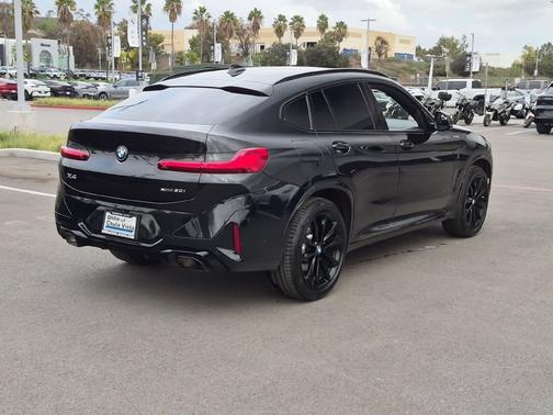 Black Sapphire Metallic 2025 BMW X4 xDrive30i