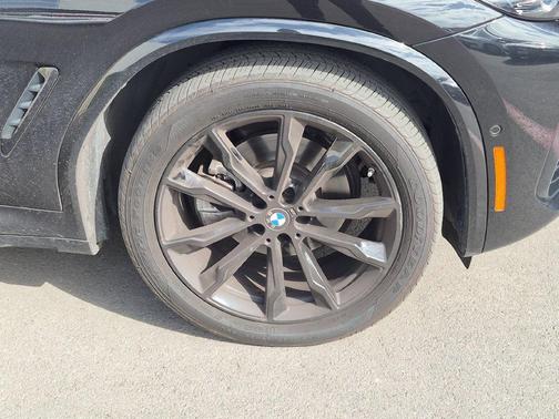 Black Sapphire Metallic 2025 BMW X4 xDrive30i