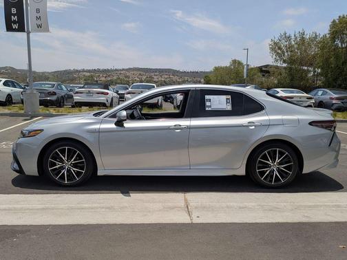 Celestial Silver Metallic 2021 Toyota Camry Hybrid SE