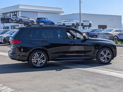 2026 BMW X7 M60i