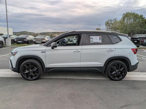 2024 Volkswagen Taos 1.5T SE