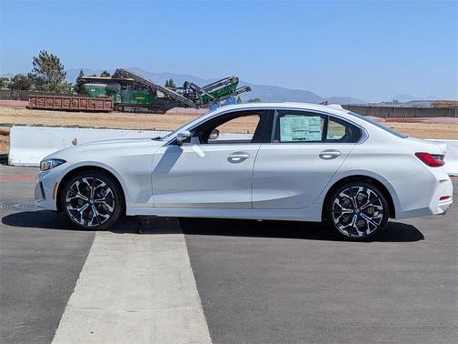 2025 BMW 330 i xDrive