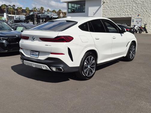 Alpine White 2027 BMW X6 xDrive40i