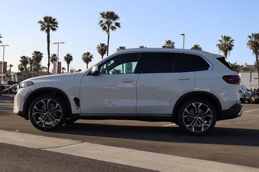 Alpine White 2026 BMW X5 sDrive40i