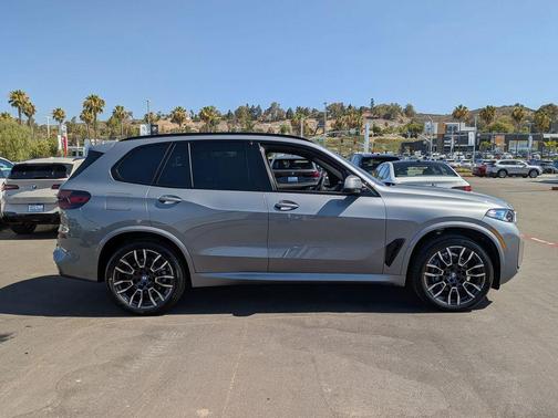 Gray Metallic 2026 BMW X5 sDrive40i
