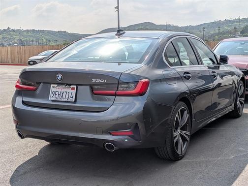 2019 BMW 330 i