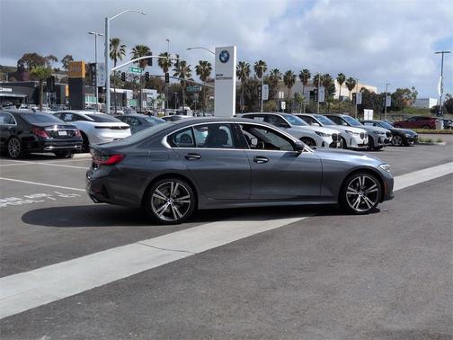 2019 BMW 330 i