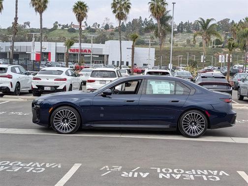 2026 BMW 750e xDrive