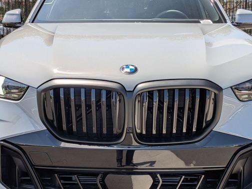 Gray Metallic 2026 BMW X5 xDrive40i