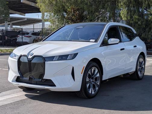 2026 BMW iX xDrive60