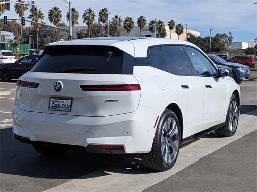 2026 BMW iX xDrive60