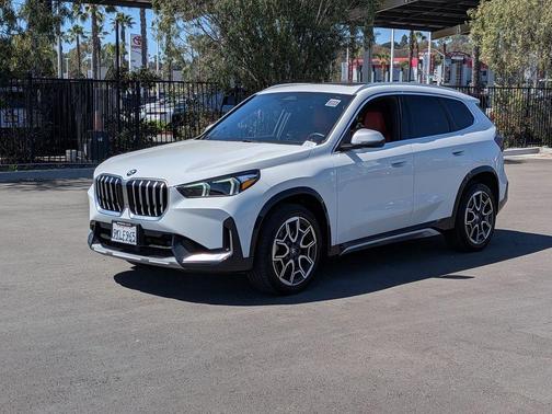 Alpine White 2024 BMW X1 xDrive28i
