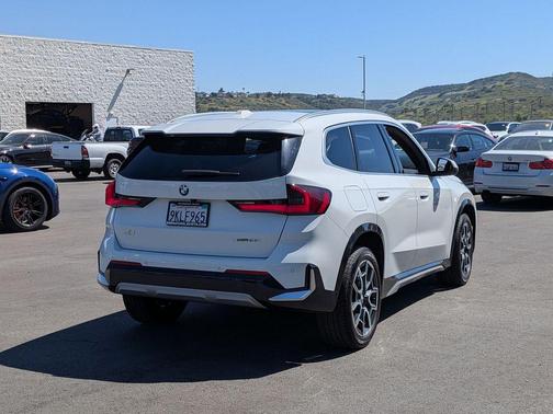 Alpine White 2024 BMW X1 xDrive28i