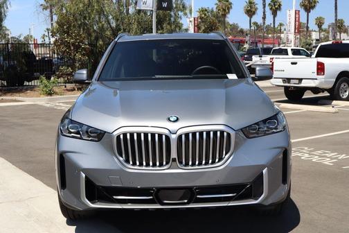 Gray Metallic 2026 BMW X5 xDrive40i