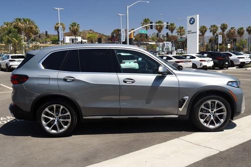 Gray Metallic 2026 BMW X5 xDrive40i
