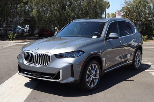 Gray Metallic 2026 BMW X5 xDrive40i