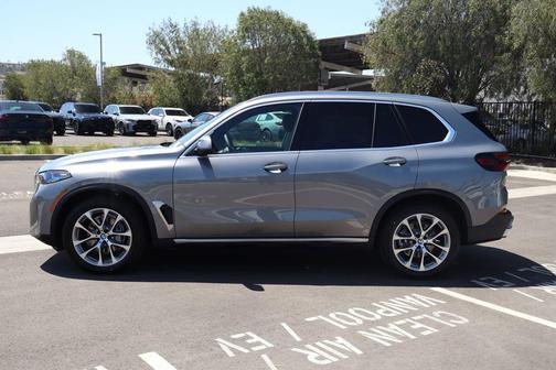 Gray Metallic 2026 BMW X5 xDrive40i