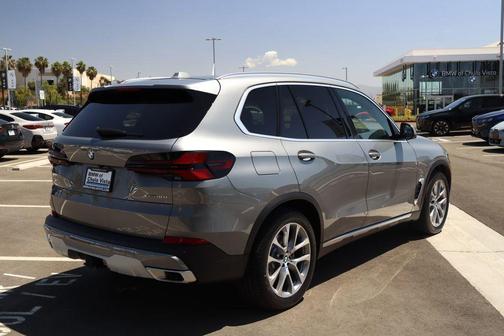 Gray Metallic 2026 BMW X5 xDrive40i