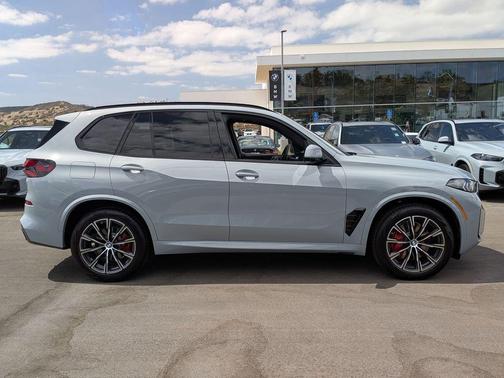 Gray Metallic 2026 BMW X5 xDrive40i