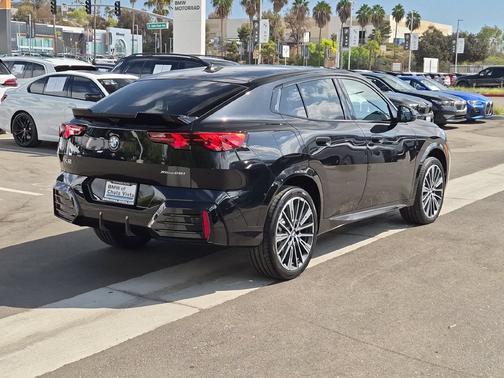 Black Sapphire Metallic 2027 BMW X2 xDrive28i