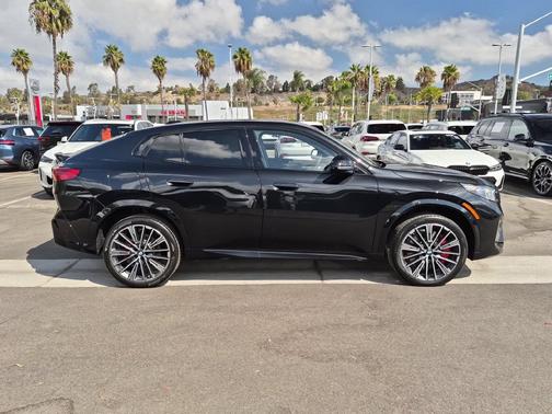 Black Sapphire Metallic 2027 BMW X2 xDrive28i