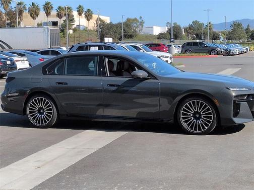 2026 BMW 760 760i xDrive