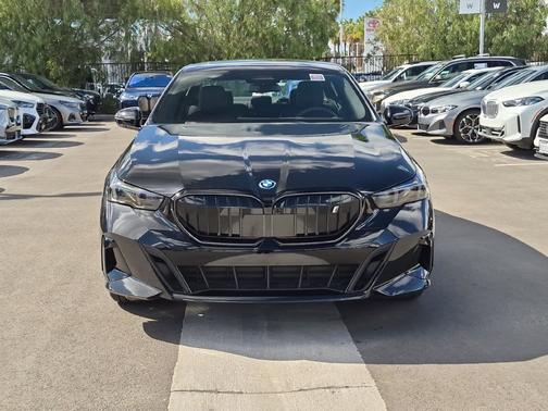 Black Sapphire Metallic 2027 BMW i5 eDrive40